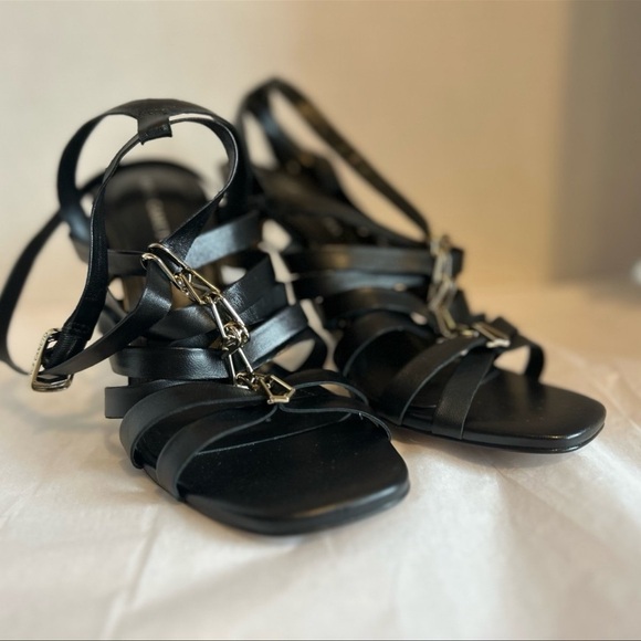 03/14 - Picture 2 of 7